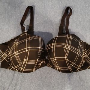 Torrid Curve 40D front hook black and white plaid bra.